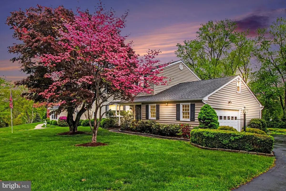 917 Cedar Grove Rd, Broomall, PA 19008 - #1