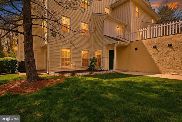 225 Windsor Ct #225, GLEN MILLS, PA 19342