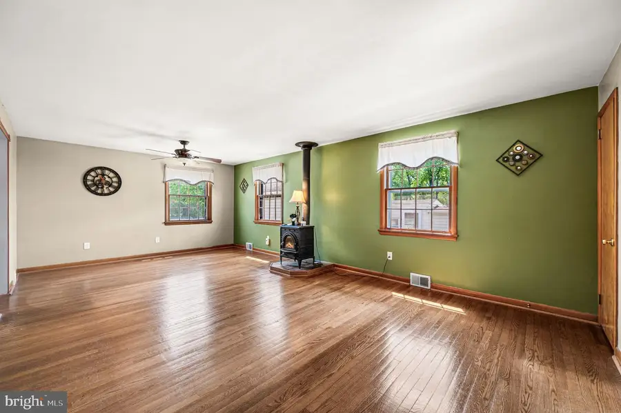 236 Powhattan Ave, Essington, PA 19029 - #2