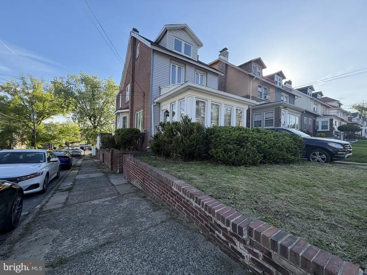 142 Bartlett Ave, Sharon Hill, PA 19079 - #1