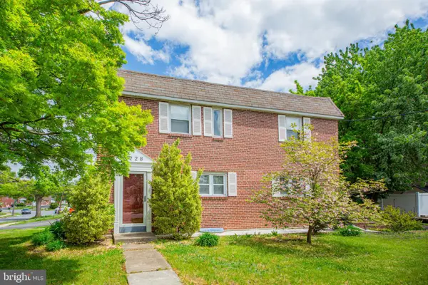 3228 Tom Sweeney Dr, BROOKHAVEN, PA 19015