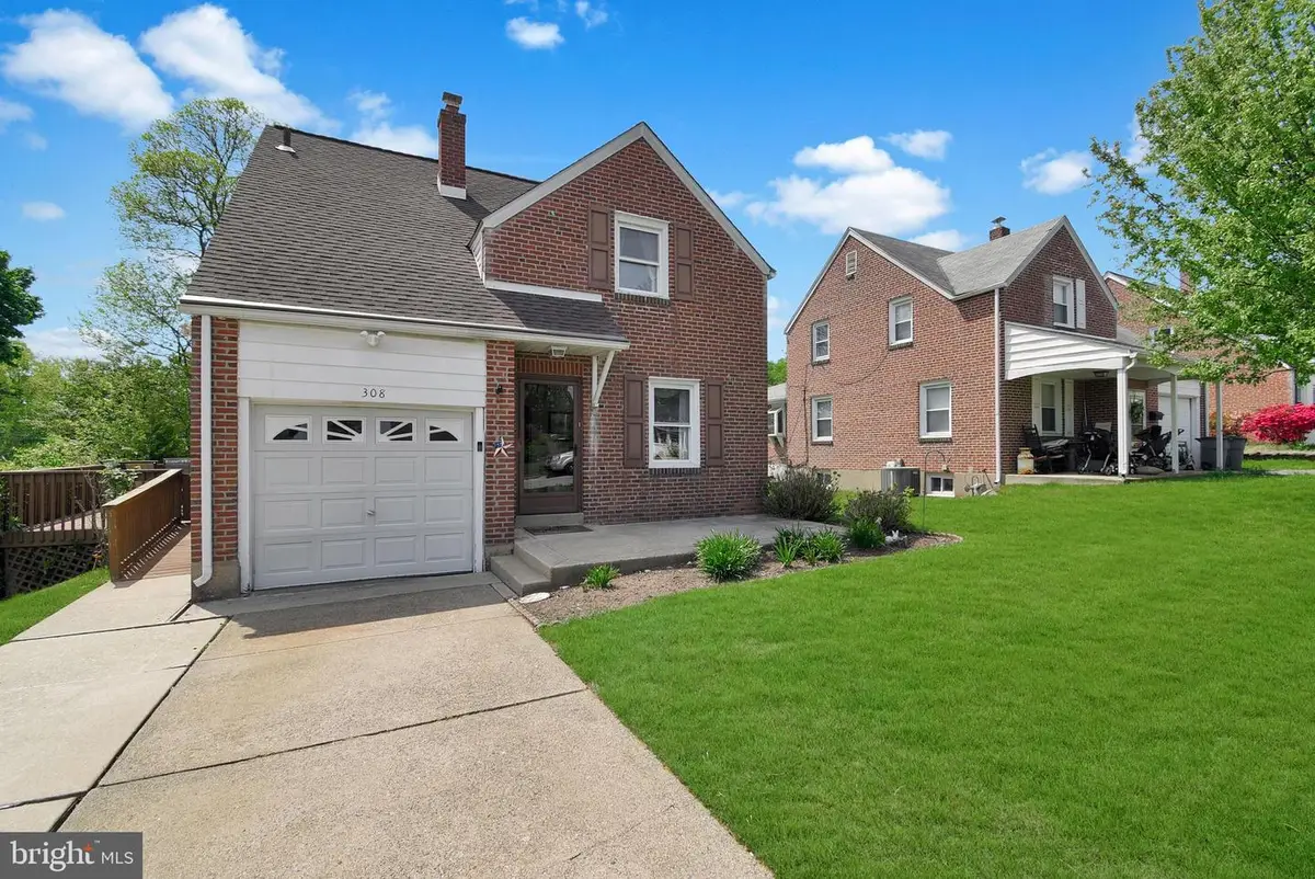 308 Edgemore Rd, Secane, PA 19018 - #1