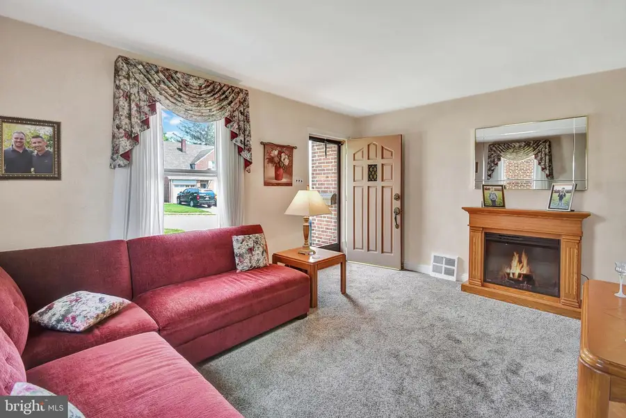 308 Edgemore Rd, Secane, PA 19018 - #3