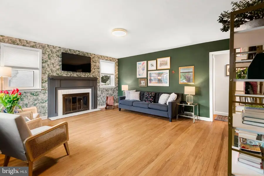 214 W Brookhaven Rd, Brookhaven, PA 19015 - #3