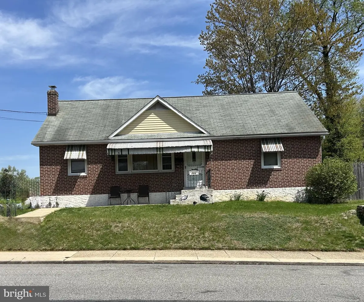 723 Sharon Ave, Collingdale, PA 19023 - #1