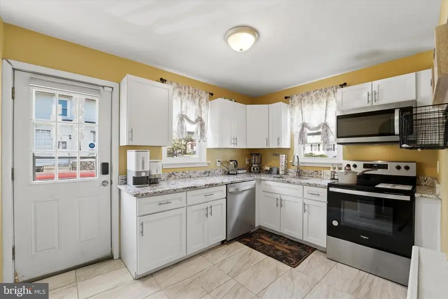 711 Poplar St, Sharon Hill, PA 19079 - #3