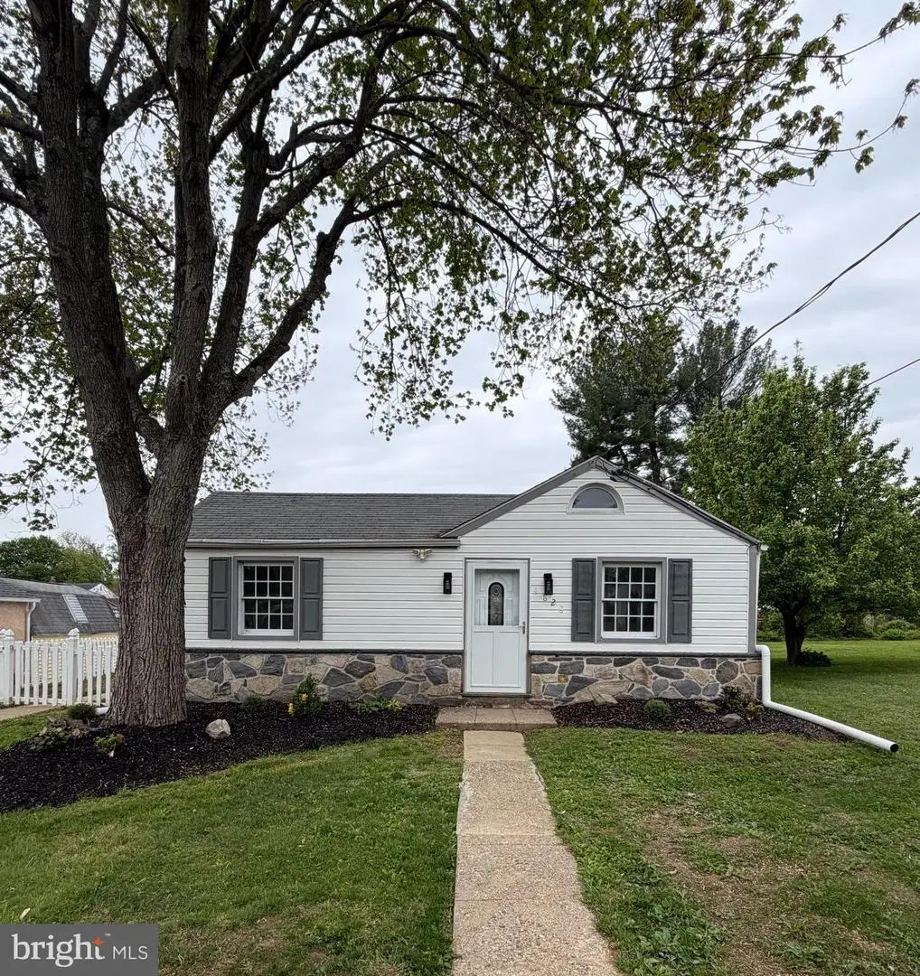 4828 Greenwood St, Brookhaven, PA 19015 - #1