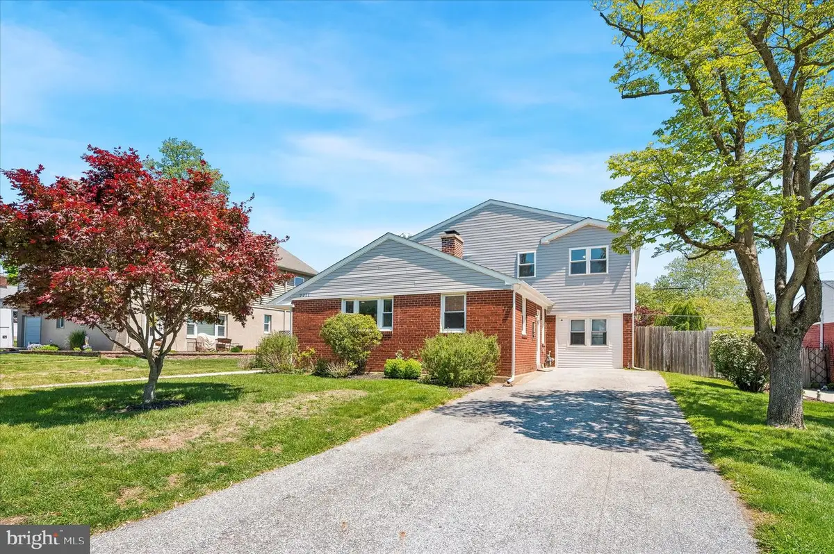 2211 Dickens Ln, Broomall, PA 19008 - #1