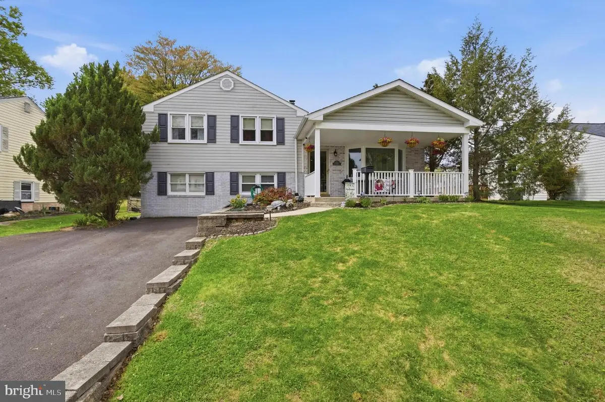 1040 Eisenhower Ave, Woodlyn, PA 19094 - #1