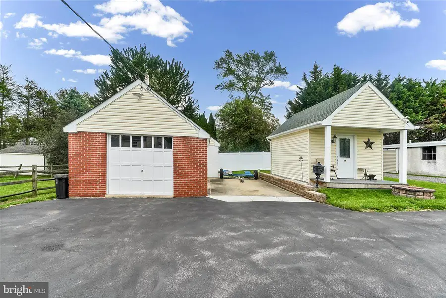 4110 Naamans Creek Rd, Upper Chichester, PA 19061 - #3