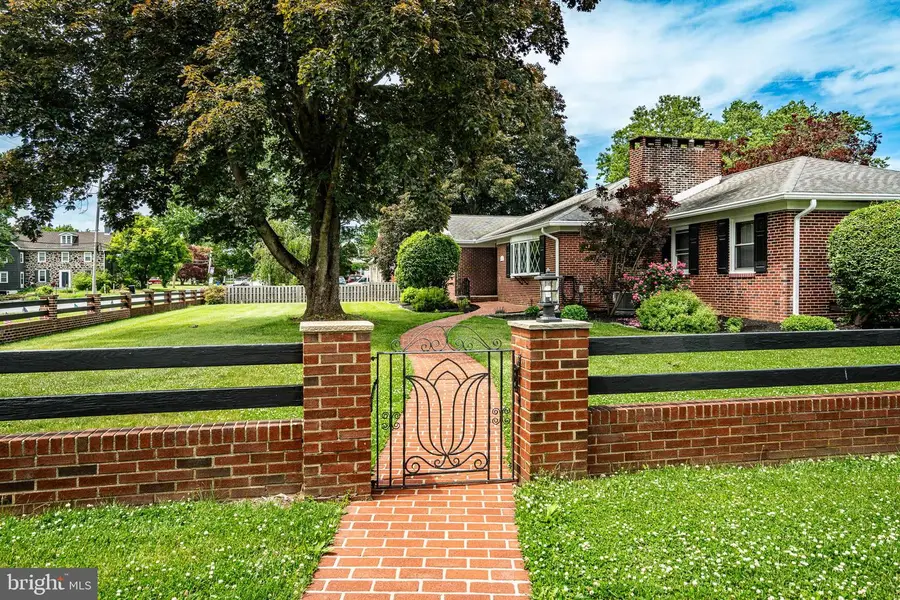 2207 Naamans Creek Rd, Boothwyn, PA 19061 - #2