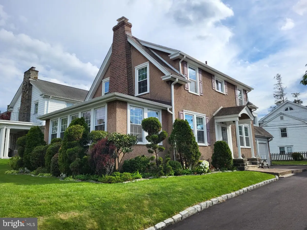 470 Gainsboro Rd, Drexel Hill, PA 19026 - #1