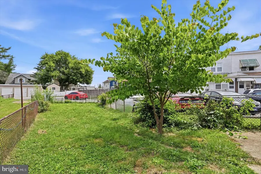 3 Norwood Dr, Marcus Hook, PA 19061 - #2