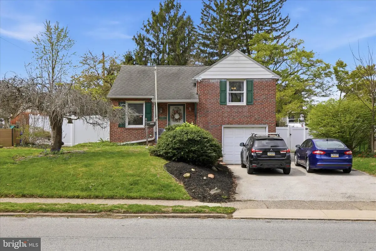 20 N Malin Rd, Broomall, PA 19008 - #1
