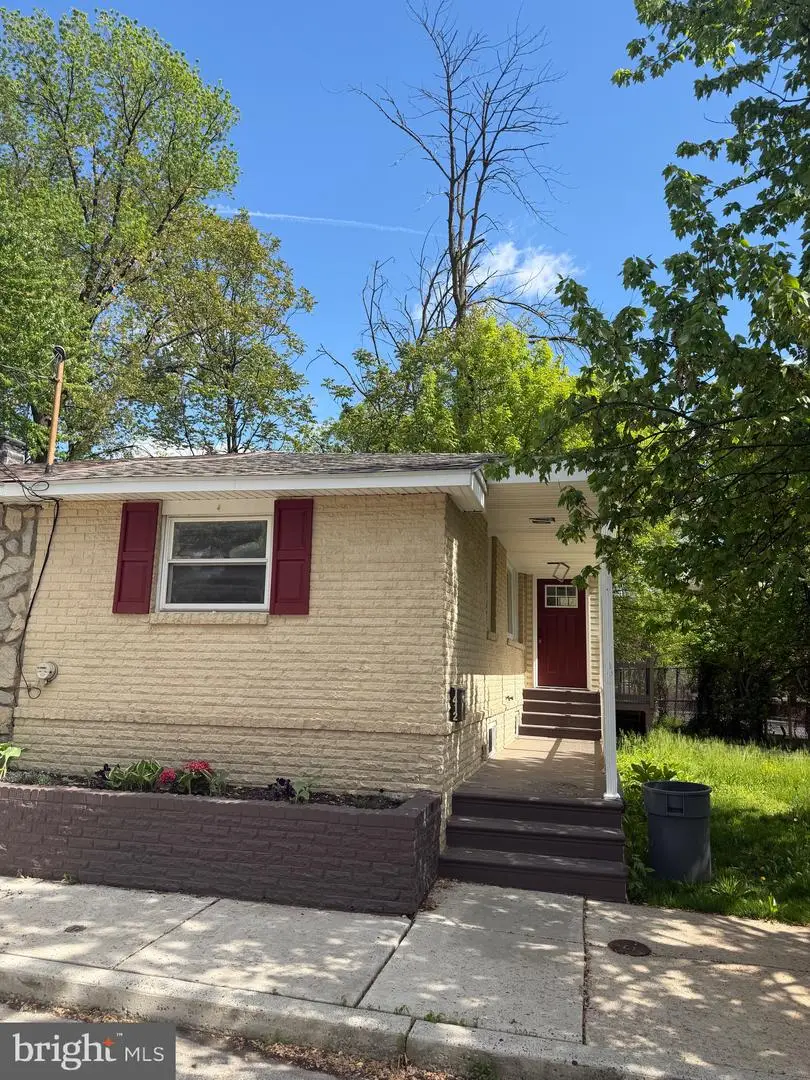 1412 Gibbons St, Crum Lynne, PA 19022 - #1