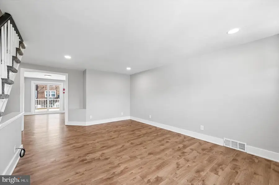 306 Pine St, Sharon Hill, PA 19079 - #3
