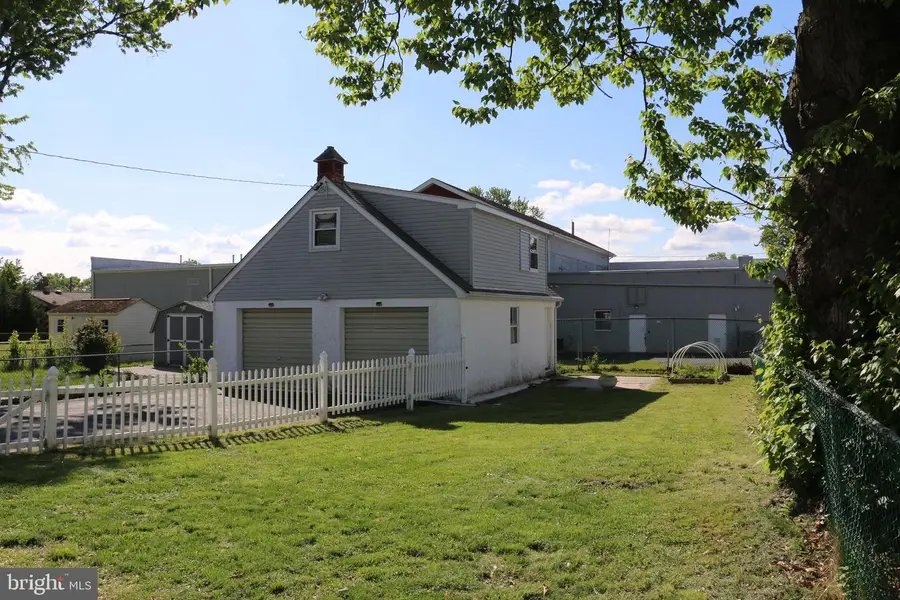 922 Lawnton Ter, Glenolden, PA 19036 - #2