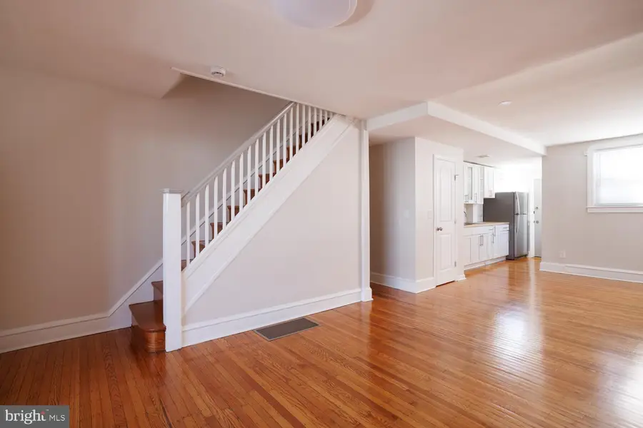 562 Millbank Rd, Upper Darby, PA 19082 - #3