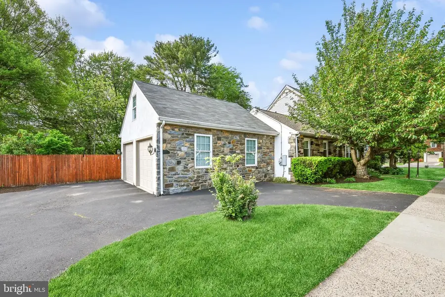 212 E Woodland Ave, Springfield, PA 19064 - #2
