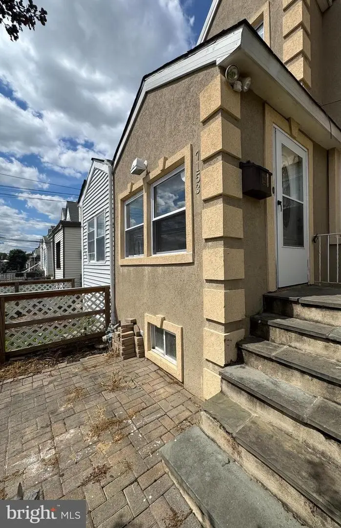 7153 Radbourne Rd, Upper Darby, PA 19082 - #2