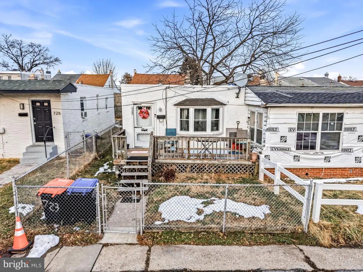 723 Mill St, Chester, PA 19013 - #1