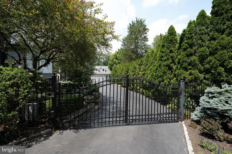 101 E Brookhaven Rd, Wallingford, PA 19086 - #2