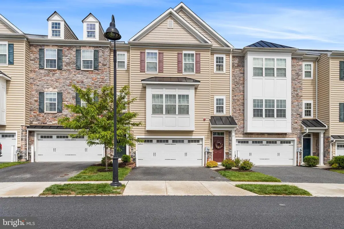 17 Skylar Cir, Media, PA 19063 - #1