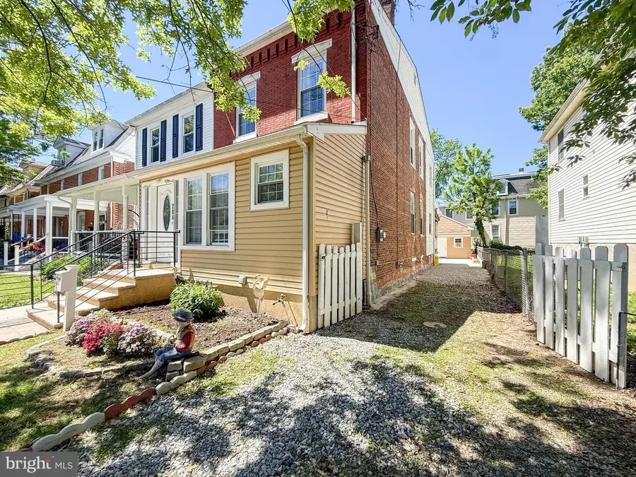 204 Barker Ave, Sharon Hill, PA 19079 - #3