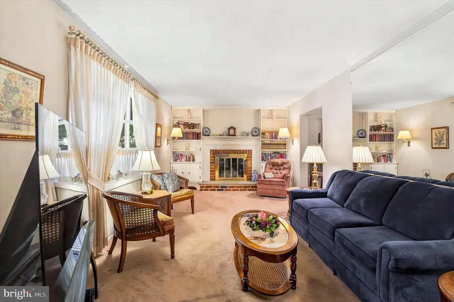 110 Lansdowne Ct, Lansdowne, PA 19050 - #3