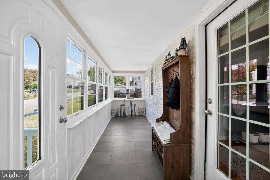 405 Blakeley Rd, Wallingford, PA 19086 - #2