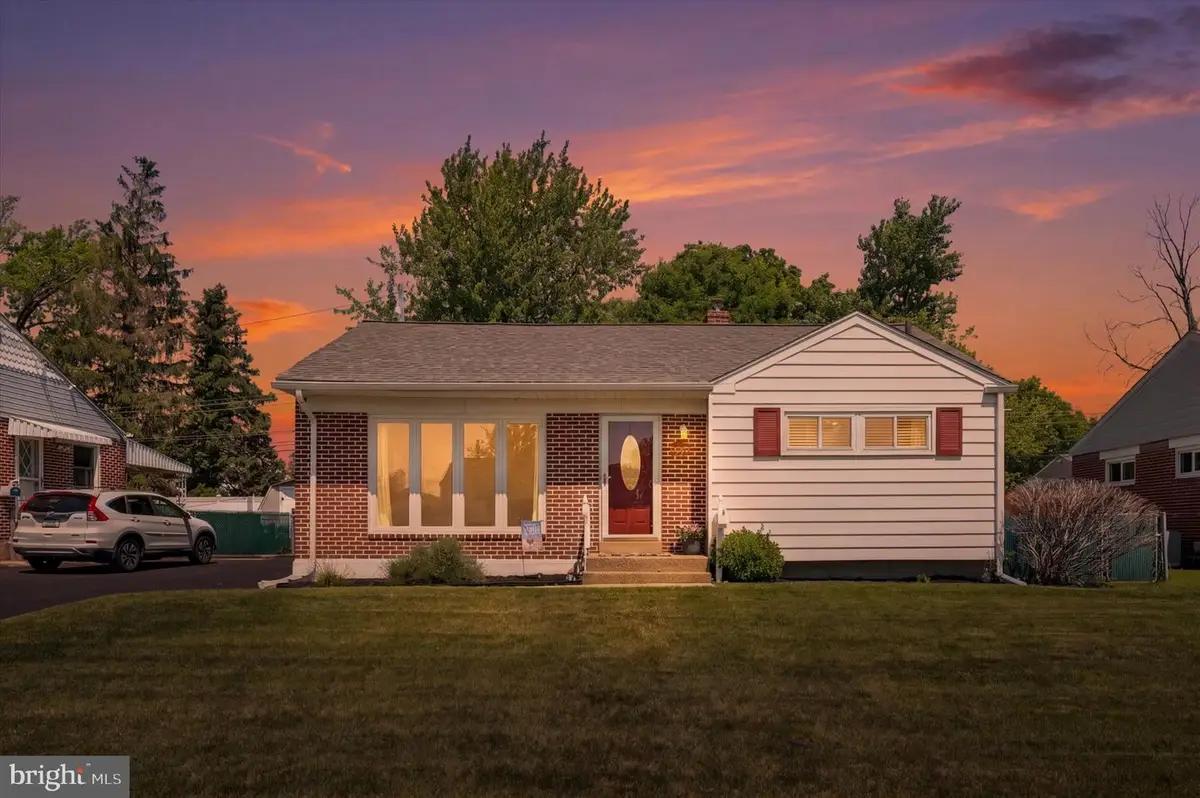 2225 Theresa Ave, Morton, PA 19070 - #1