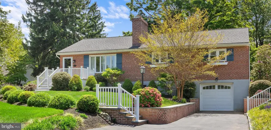 272 Overbrook Dr, Newtown Square, PA 19073 - #2
