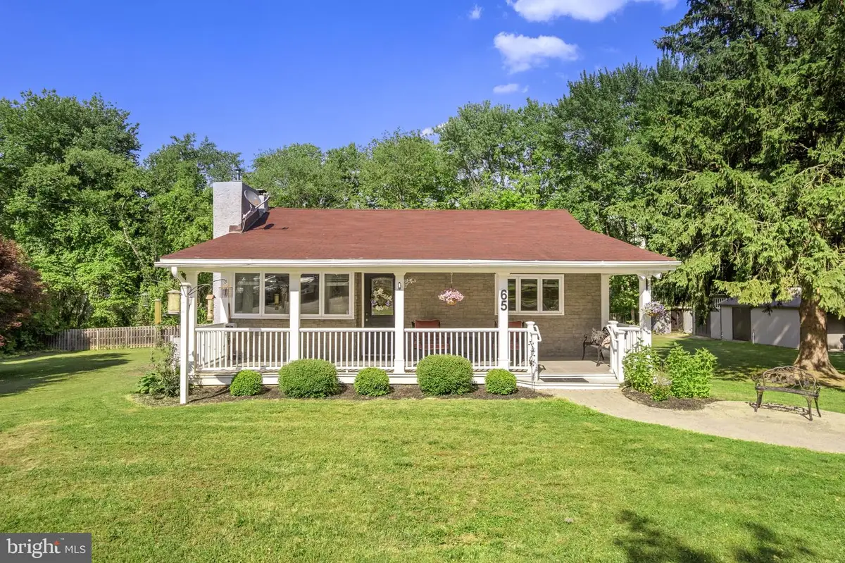 65 Brandywine St, Chadds Ford, PA 19317 - #1