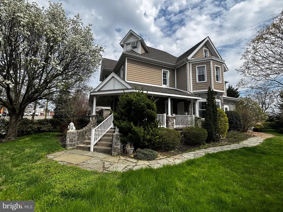 527 Chester Pike, Sharon Hill, PA 19079 - #1
