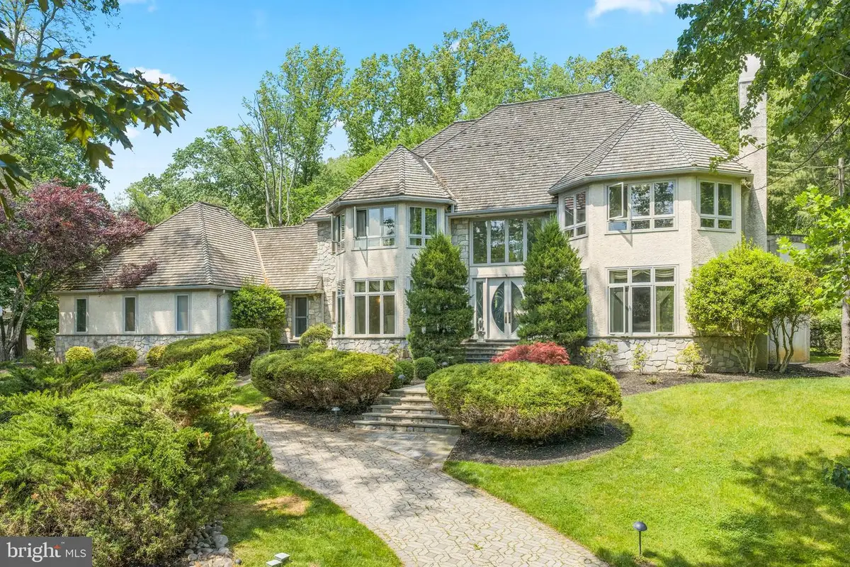 46 Sleepy Hollow Dr, Newtown Square, PA 19073 - #1