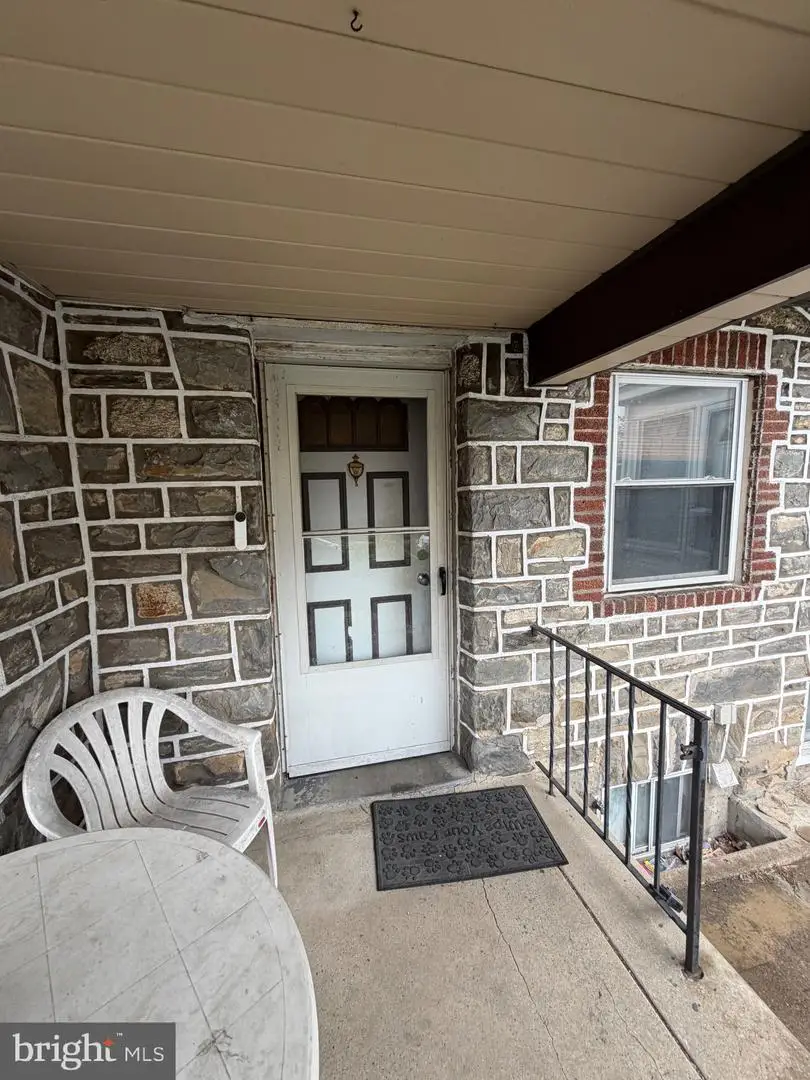 431 Millbank Rd, Upper Darby, PA 19082 - #3