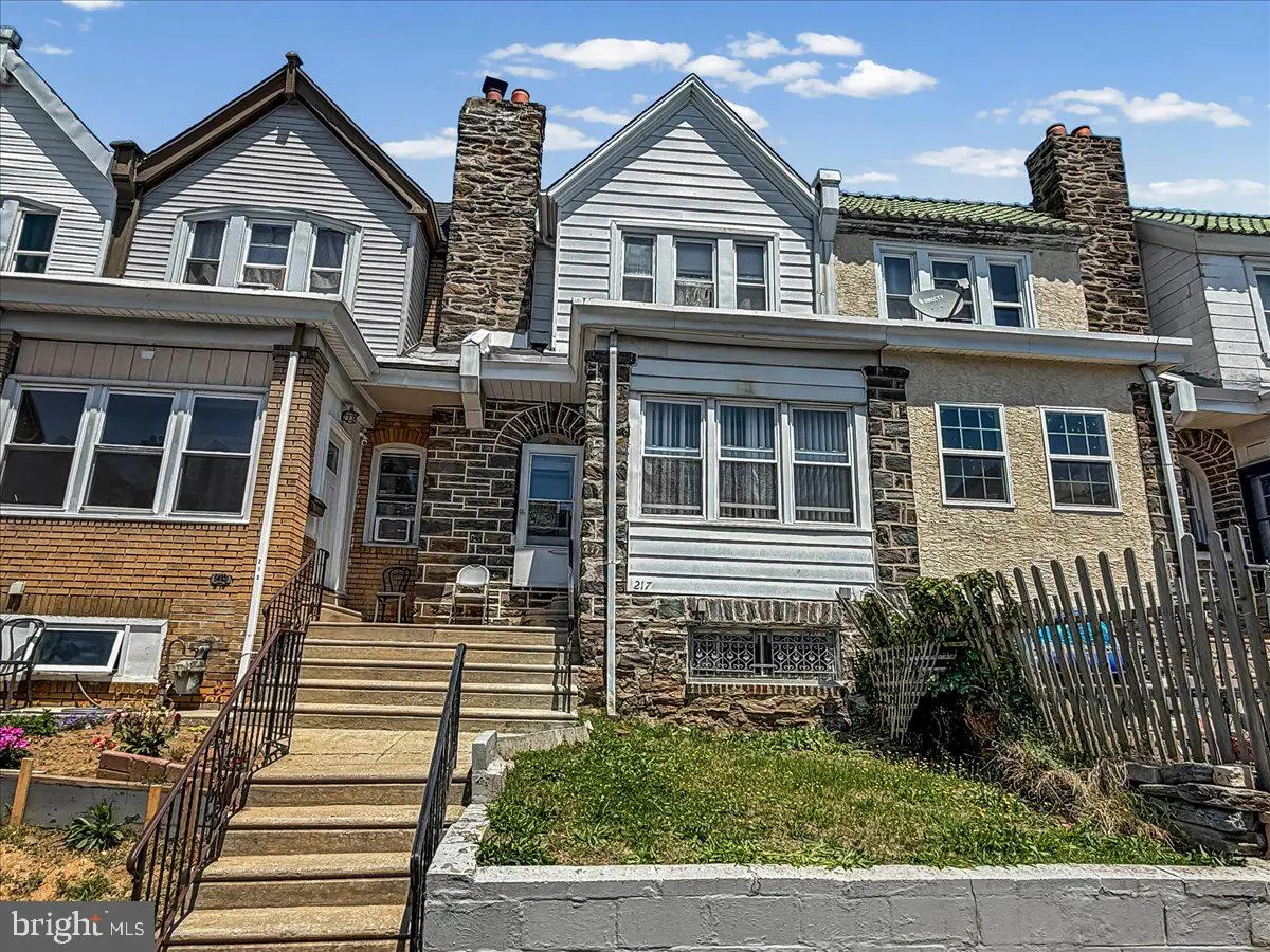 217 Avon Rd, Upper Darby, PA 19082 - #1