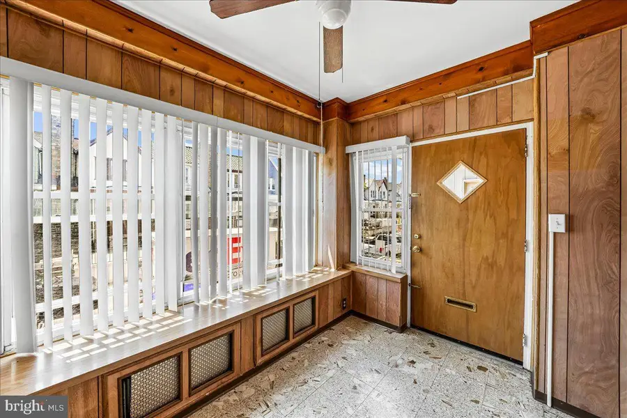 217 Avon Rd, Upper Darby, PA 19082 - #2