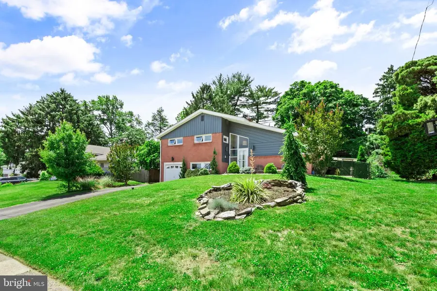 450 Foster Dr, Springfield, PA 19064 - #3