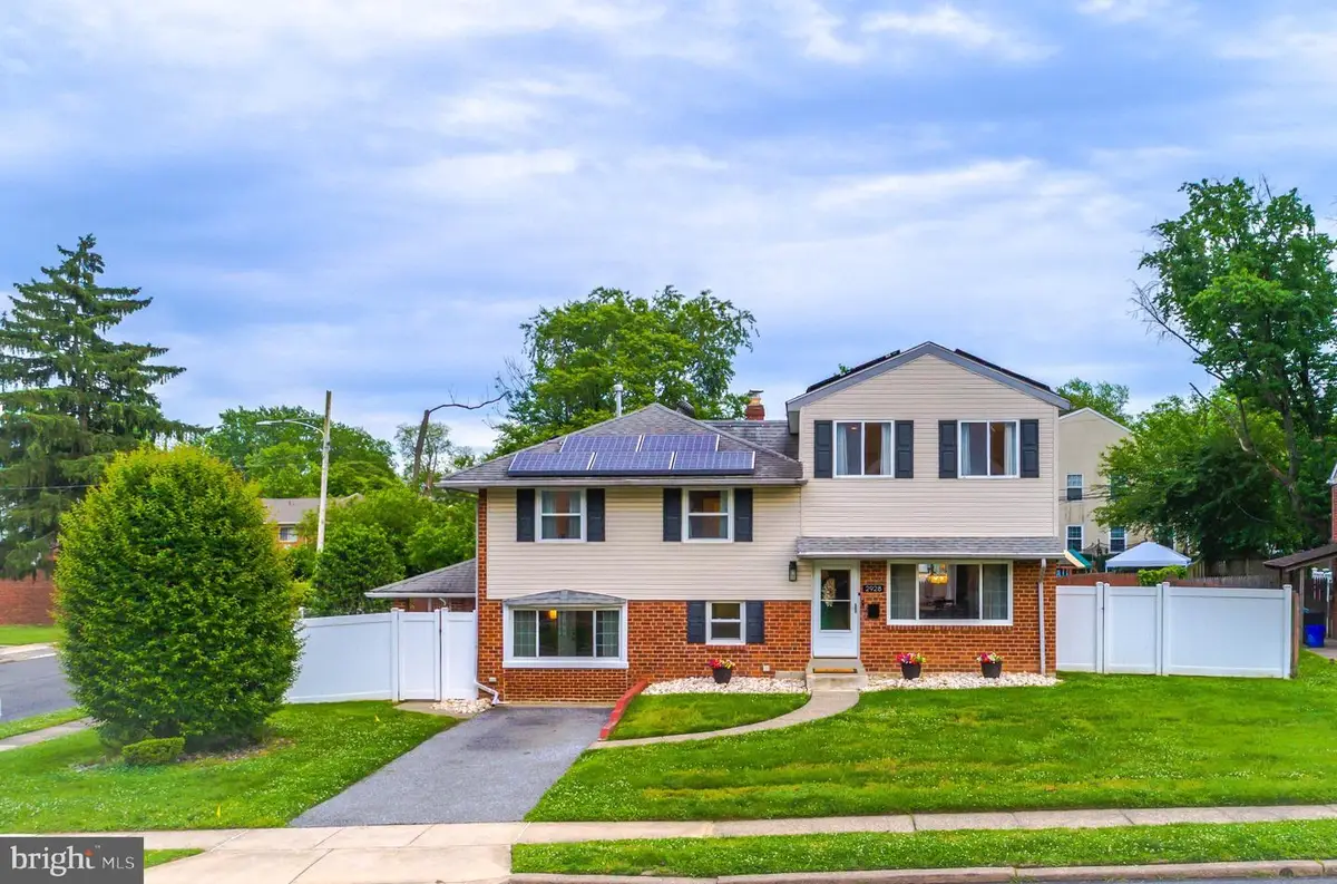 2928 Larkspur Ln, Secane, PA 19018 - #1
