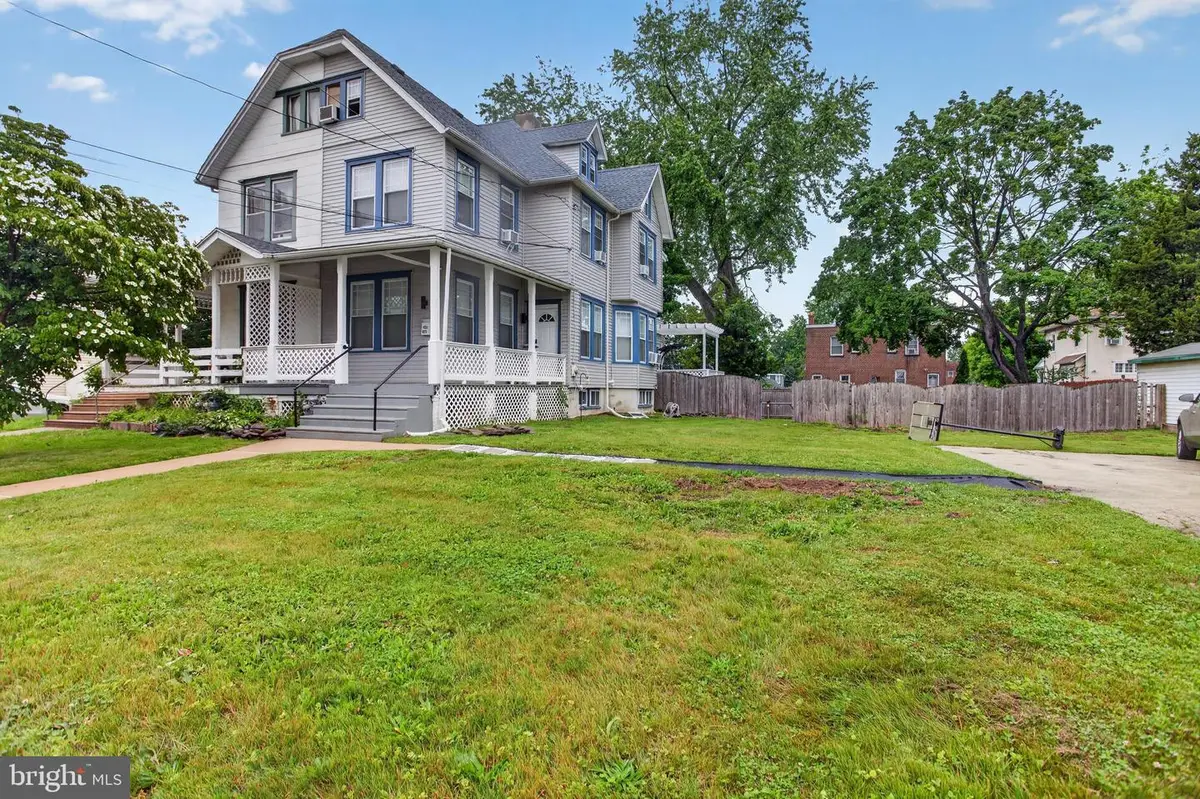 825 Andrews Ave, Darby, PA 19023 - #1