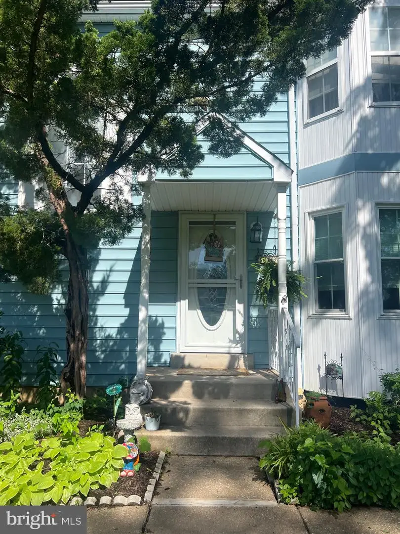 614 Woodgate Ln, Upper Chichester, PA 19014 - #1