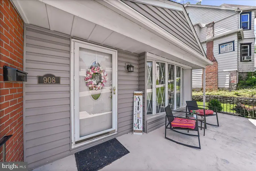 908 Broadway Ave, Secane, PA 19018 - #3