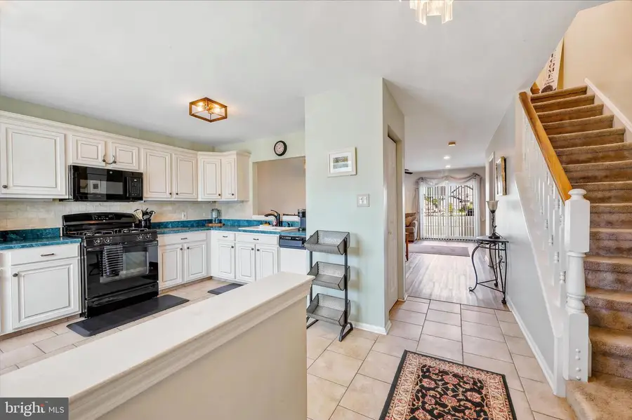 552 Heather Ln, Upper Chichester, PA 19014 - #3
