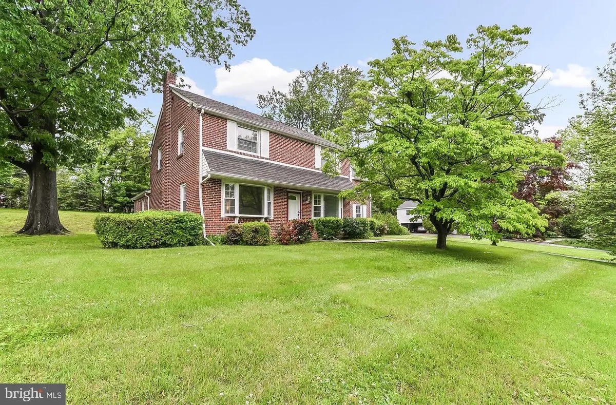 205 Plush Mill Rd, Wallingford, PA 19086 - #1