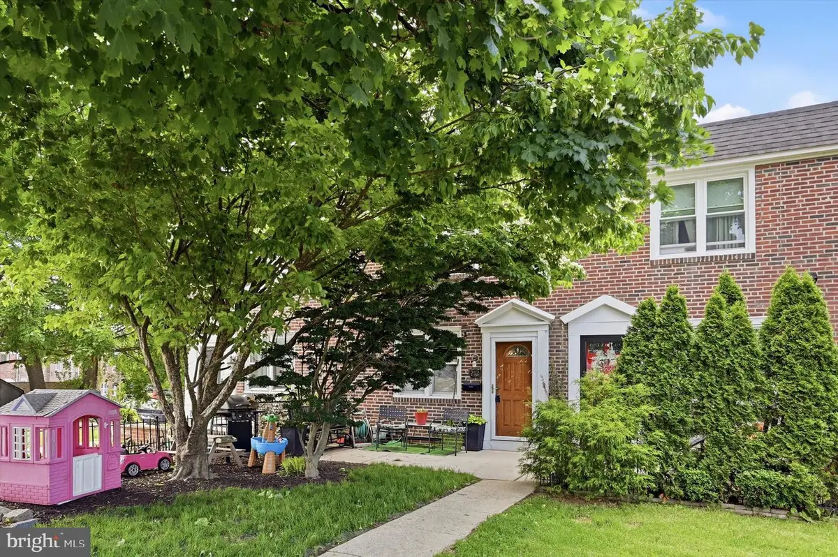 212 Gramercy Dr, Clifton Heights, PA 19018 - #1