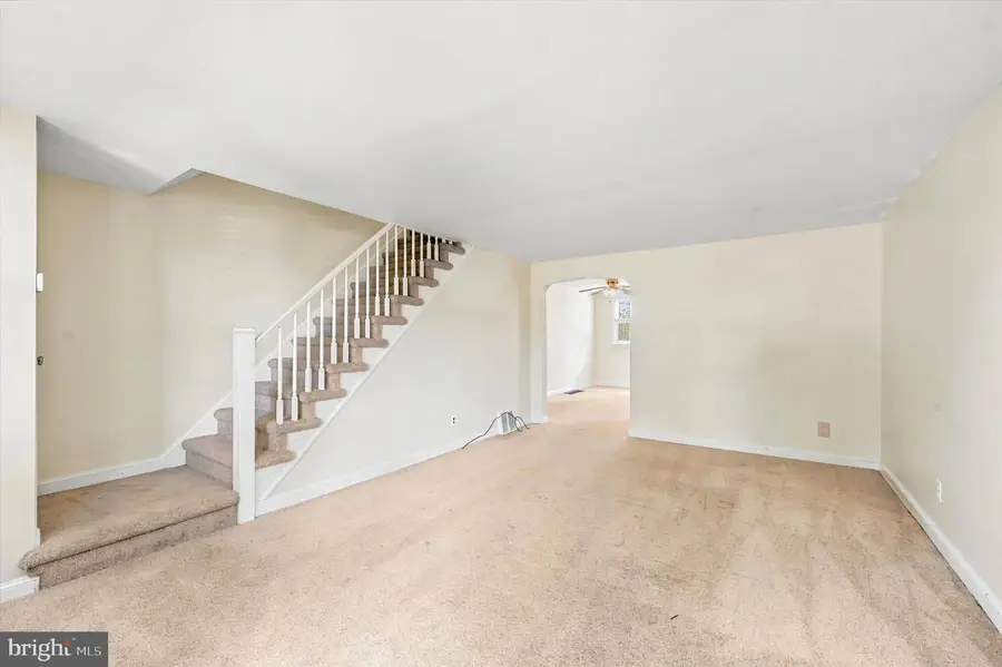 212 Gramercy Dr, Clifton Heights, PA 19018 - #3