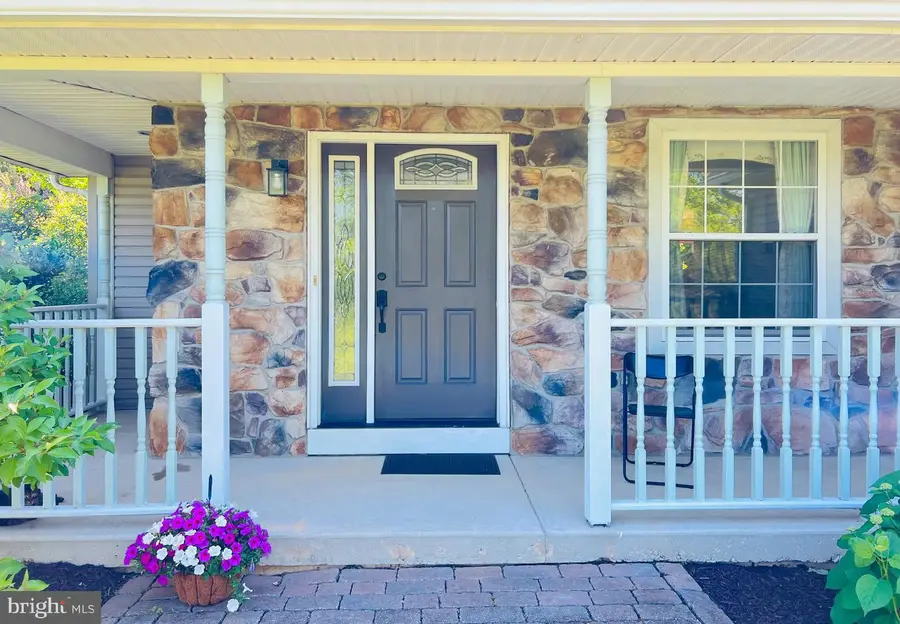 952 Valleybrook Rd, Garnet Valley, PA 19060 - #2
