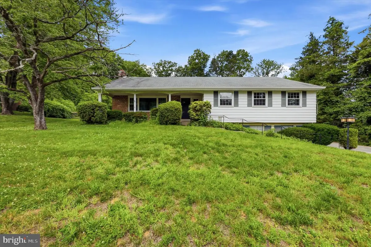 118 Deerfield Rd, Broomall, PA 19008 - #1