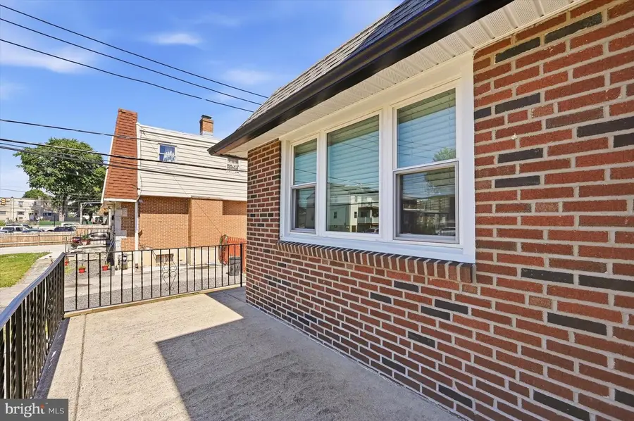 18 W Madison Ave, Clifton Heights, PA 19018 - #3